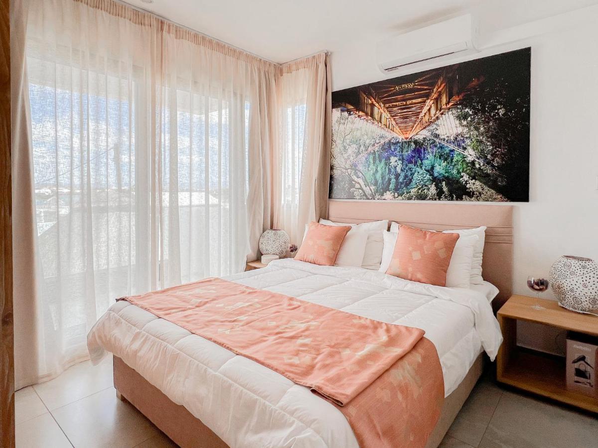 Residence Celestial - Premium 3 Bedrooms Villa With Volcanic Stone Pool غراند بايَ المظهر الخارجي الصورة