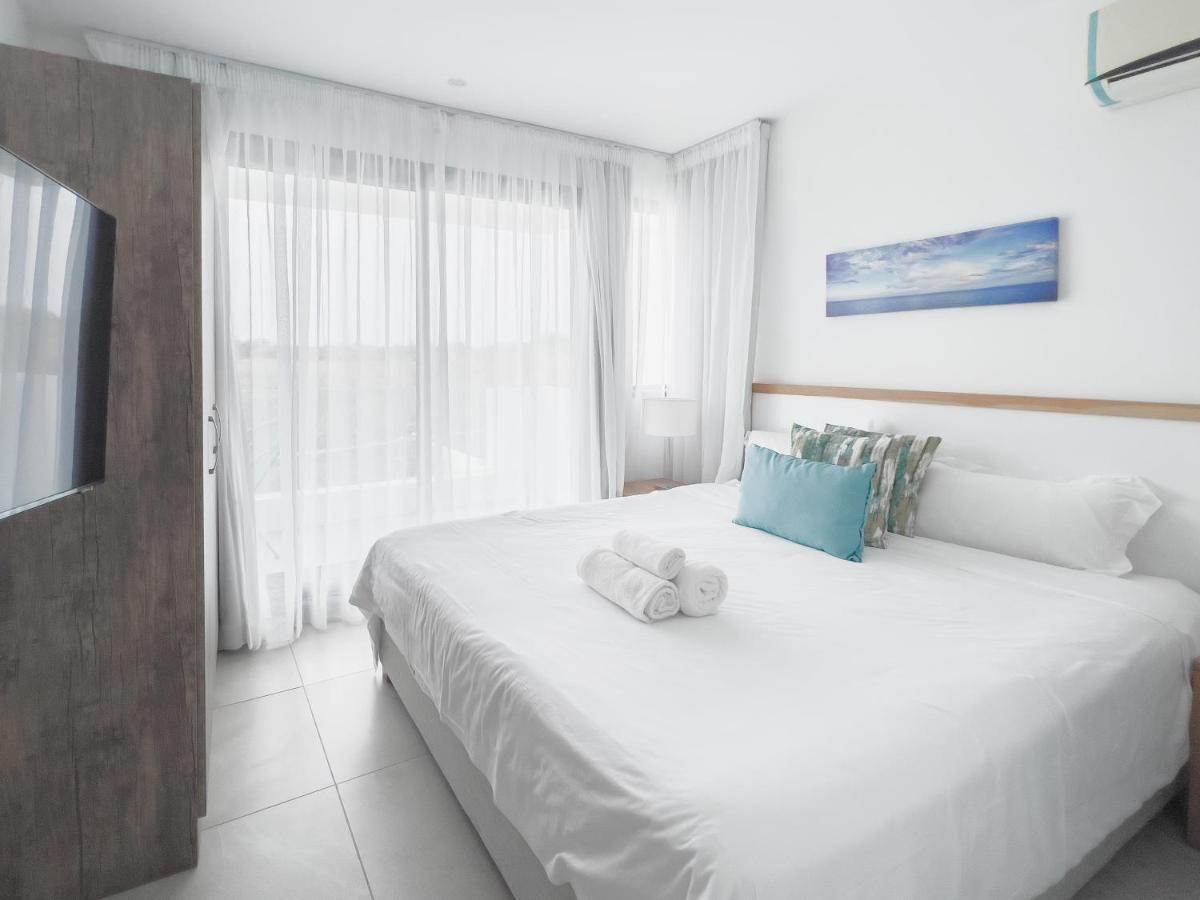 Residence Celestial - Premium 3 Bedrooms Villa With Volcanic Stone Pool غراند بايَ المظهر الخارجي الصورة
