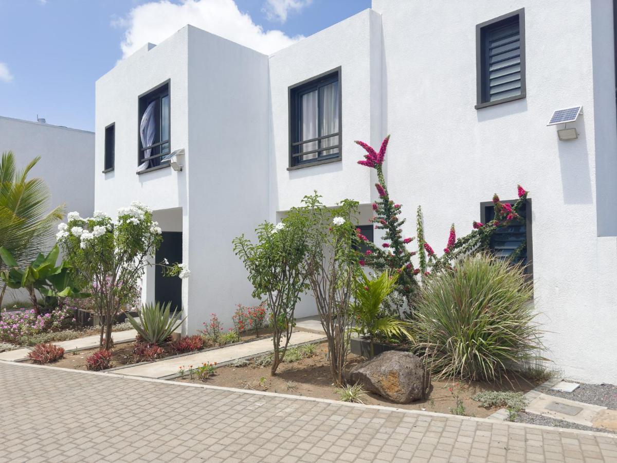 Residence Celestial - Premium 3 Bedrooms Villa With Volcanic Stone Pool غراند بايَ المظهر الخارجي الصورة